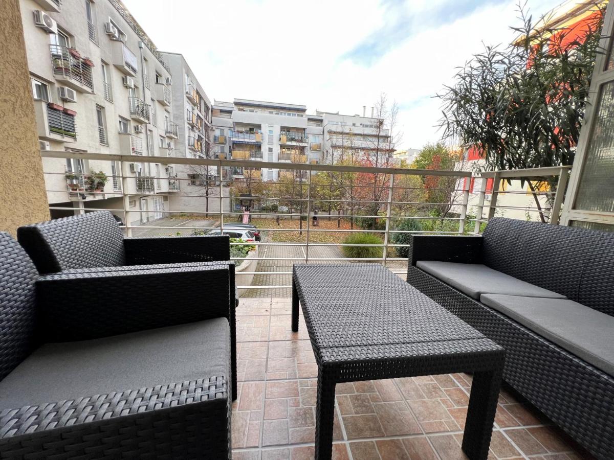Center Budget Apartment Inside Free Parking Self Check-In Free Streaming Ac Balcony Budapest Exterior photo