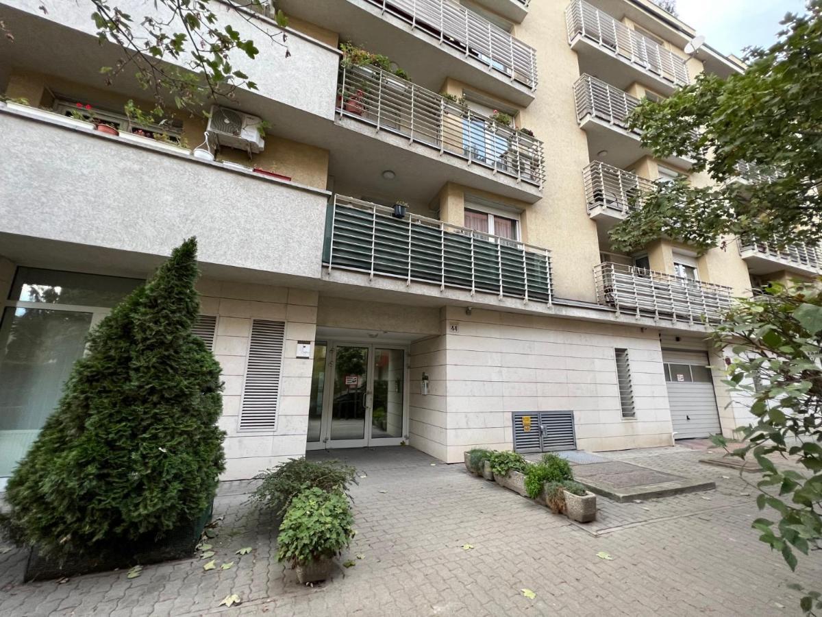 Center Budget Apartment Inside Free Parking Self Check-In Free Streaming Ac Balcony Budapest Exterior photo