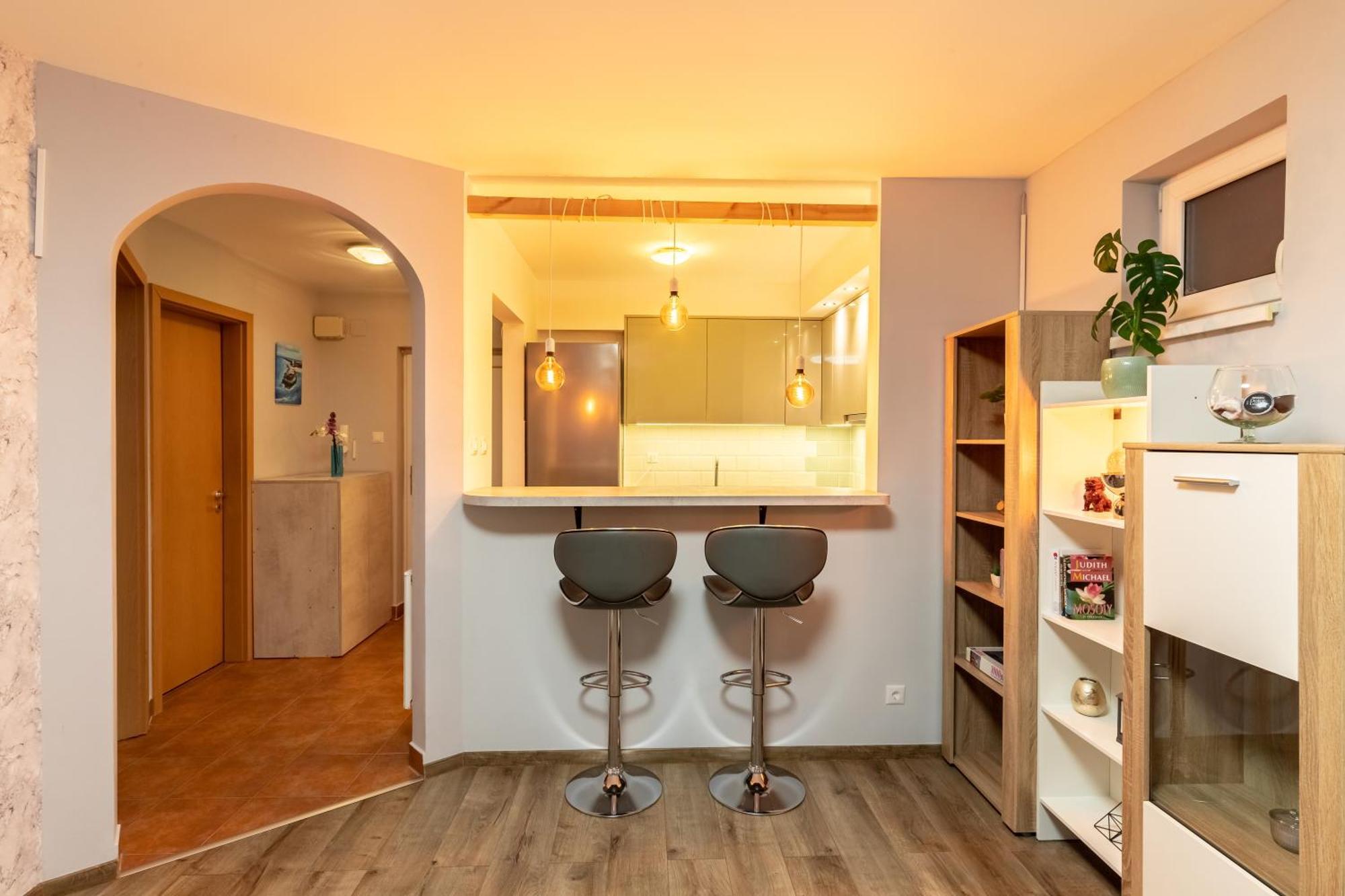 Center Budget Apartment Inside Free Parking Self Check-In Free Streaming Ac Balcony Budapest Exterior photo